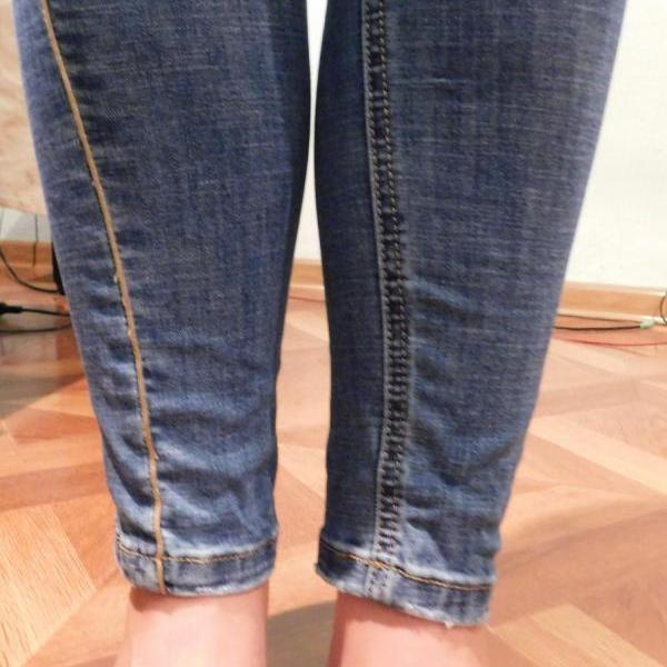 джинсы штанины перекурчиваются